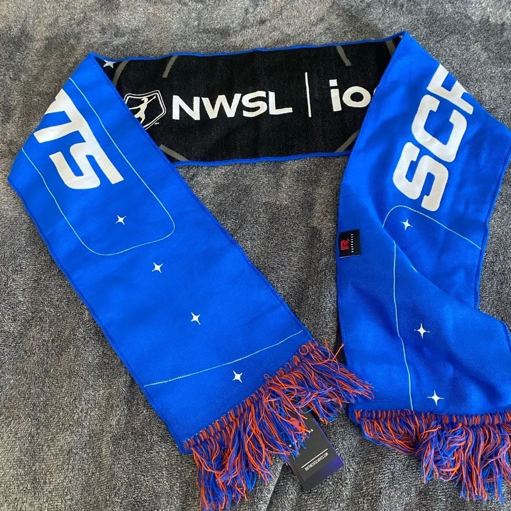 Nwsl scarf Nwt